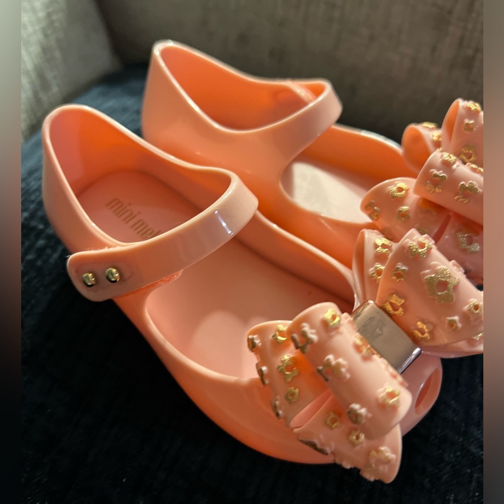 Melissaš„Pink bow girly sandals - Picture 8 of 16